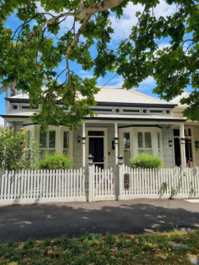 Centrally located modern heritage accommodation